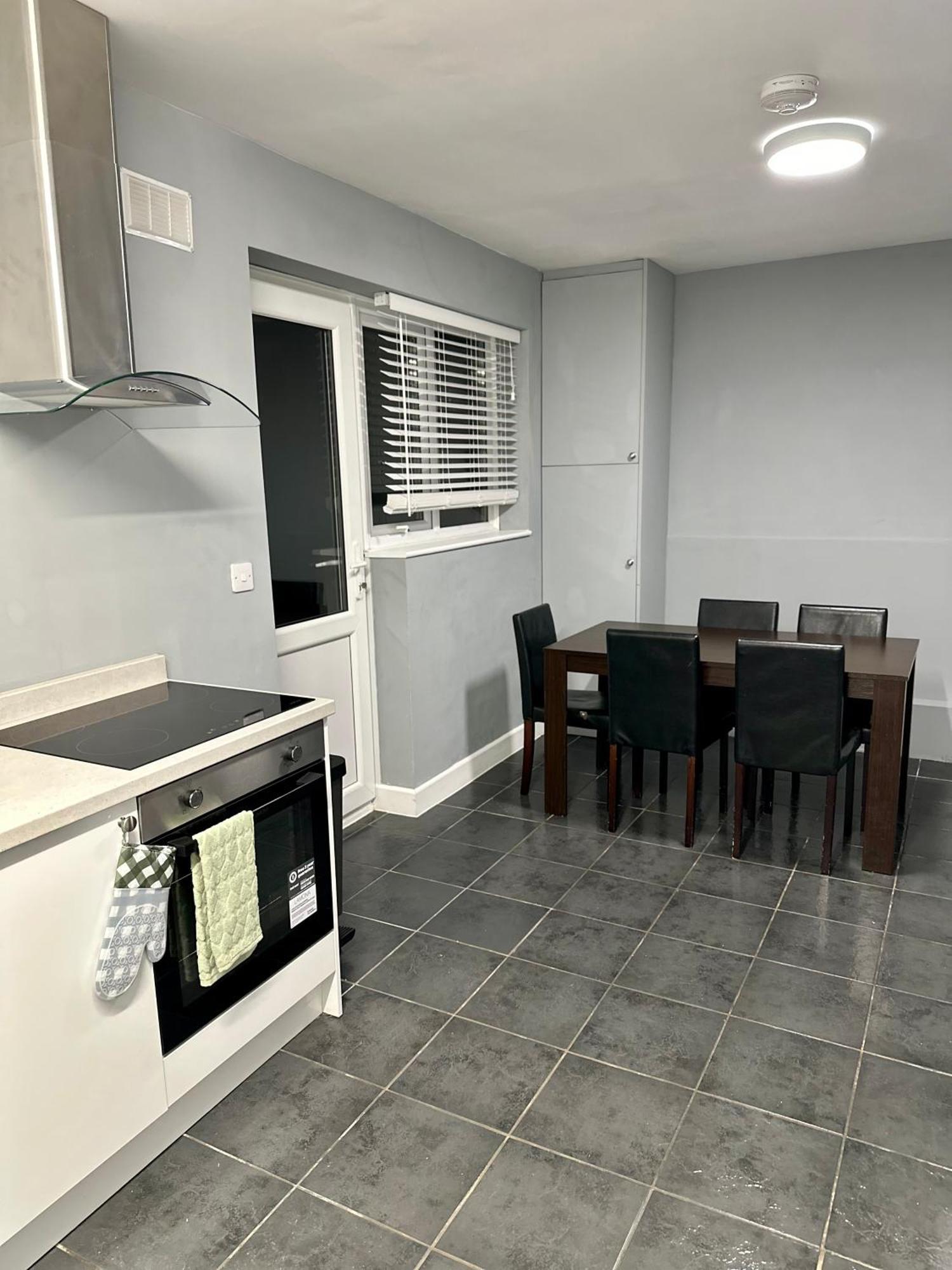 Cosy En-Suite Double Room1 Heathrow Accommodation Northolt  ภายนอก รูปภาพ