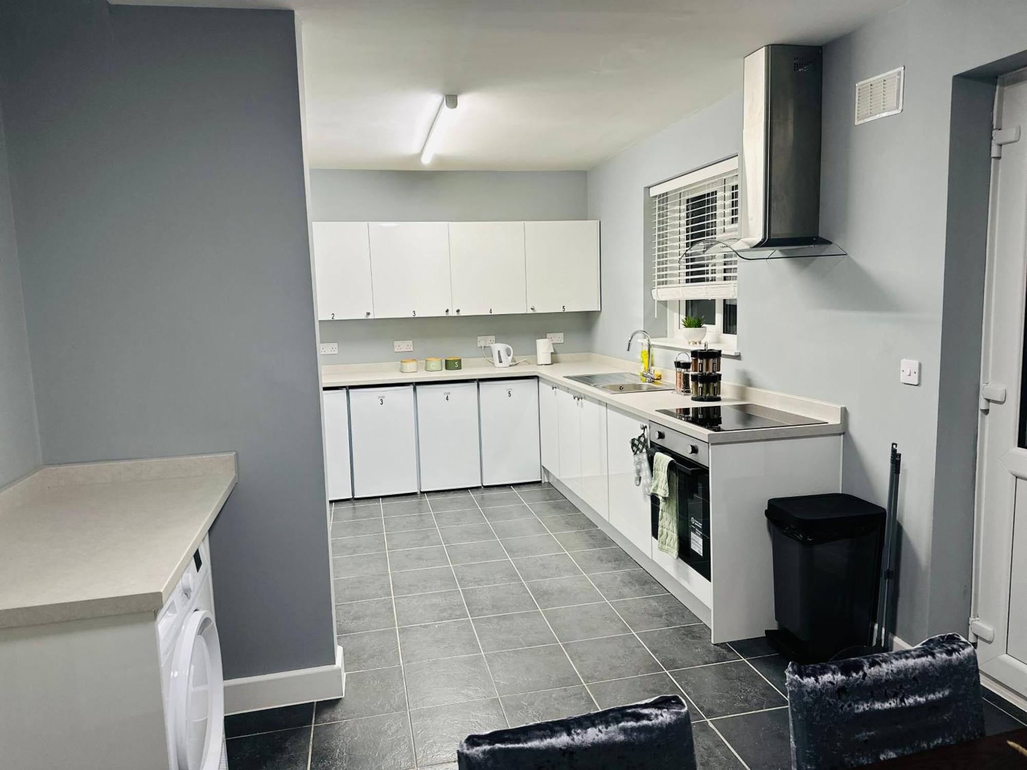 Cosy En-Suite Double Room1 Heathrow Accommodation Northolt  ภายนอก รูปภาพ